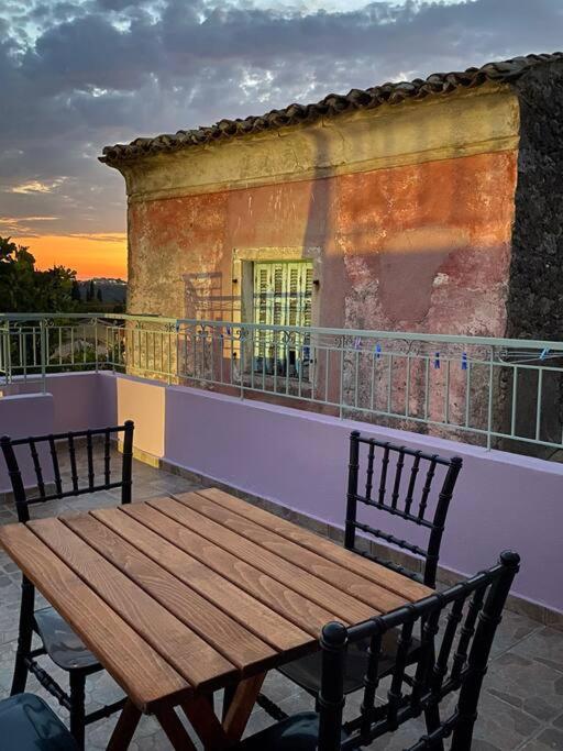 Siora Nina Charming Stone House Near Agios Gordios Villa Sinarades Exterior photo