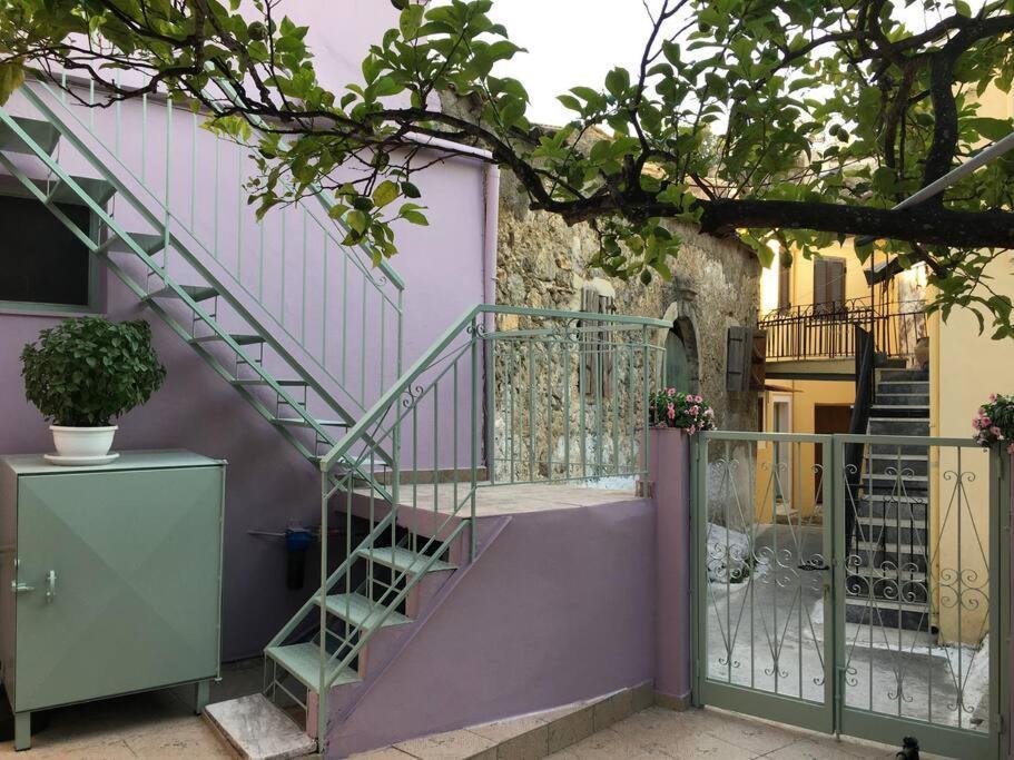 Siora Nina Charming Stone House Near Agios Gordios Villa Sinarades Exterior photo